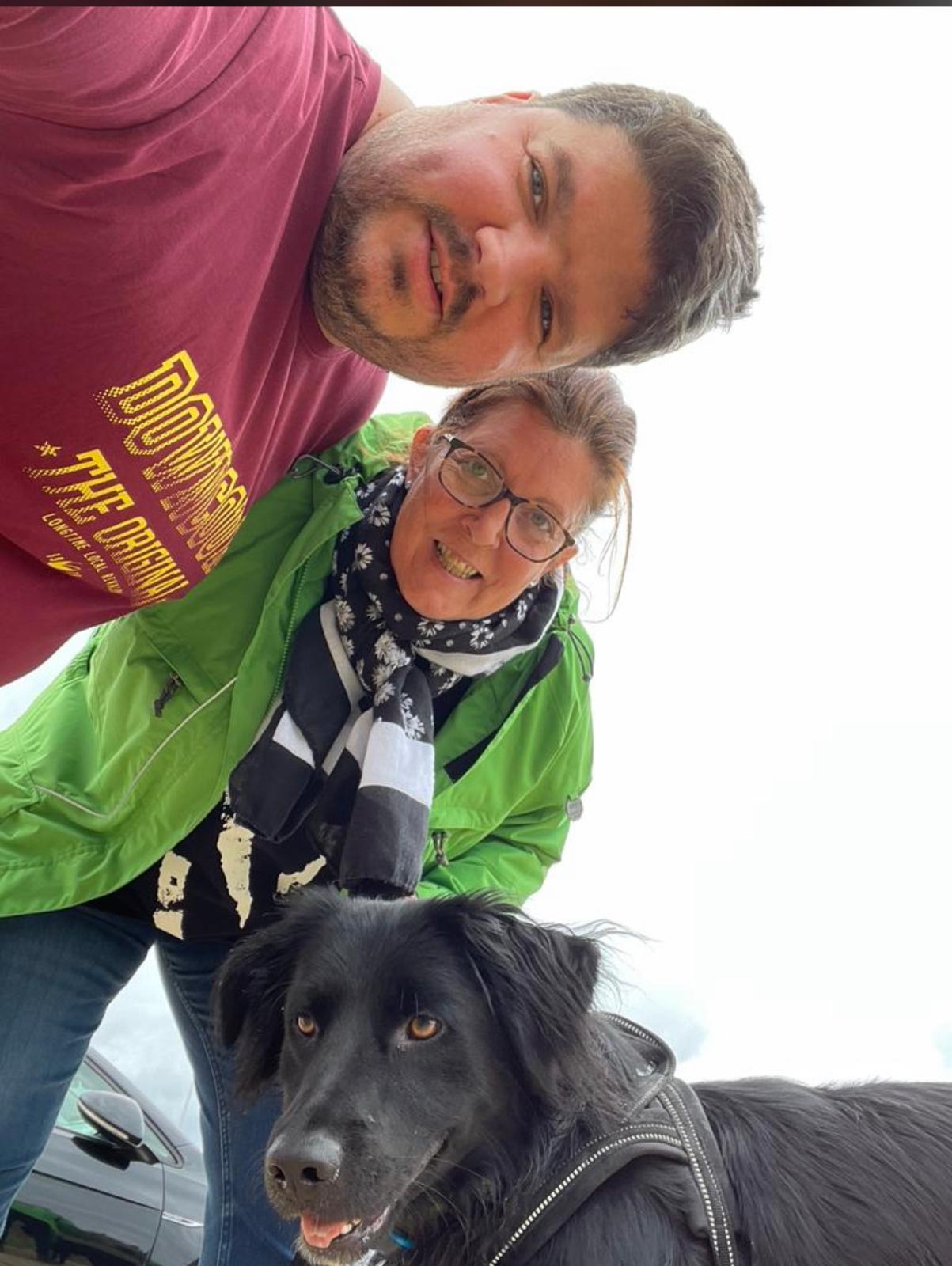 Michaela (51) und Torsten (44) mit Rudi (3)